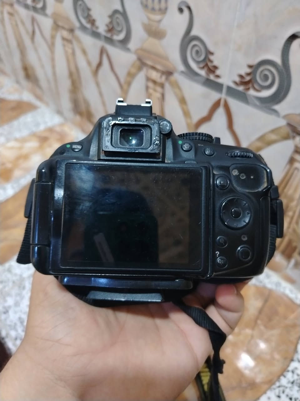 📸 للبيع: كاميرا نيكون Nikon D5200
العدسة: 18-55 VR
الكاميرا نظيفة جداً (فول)
معها بطاريتان
شاحن أصلي
جميع الملحقات بحالة ممتازة
💰 السعر: 300,000 دينار عراقي (قابل للتفاوض بشكل بسيط)
📞 للاستفسار والتواصل: ***********

