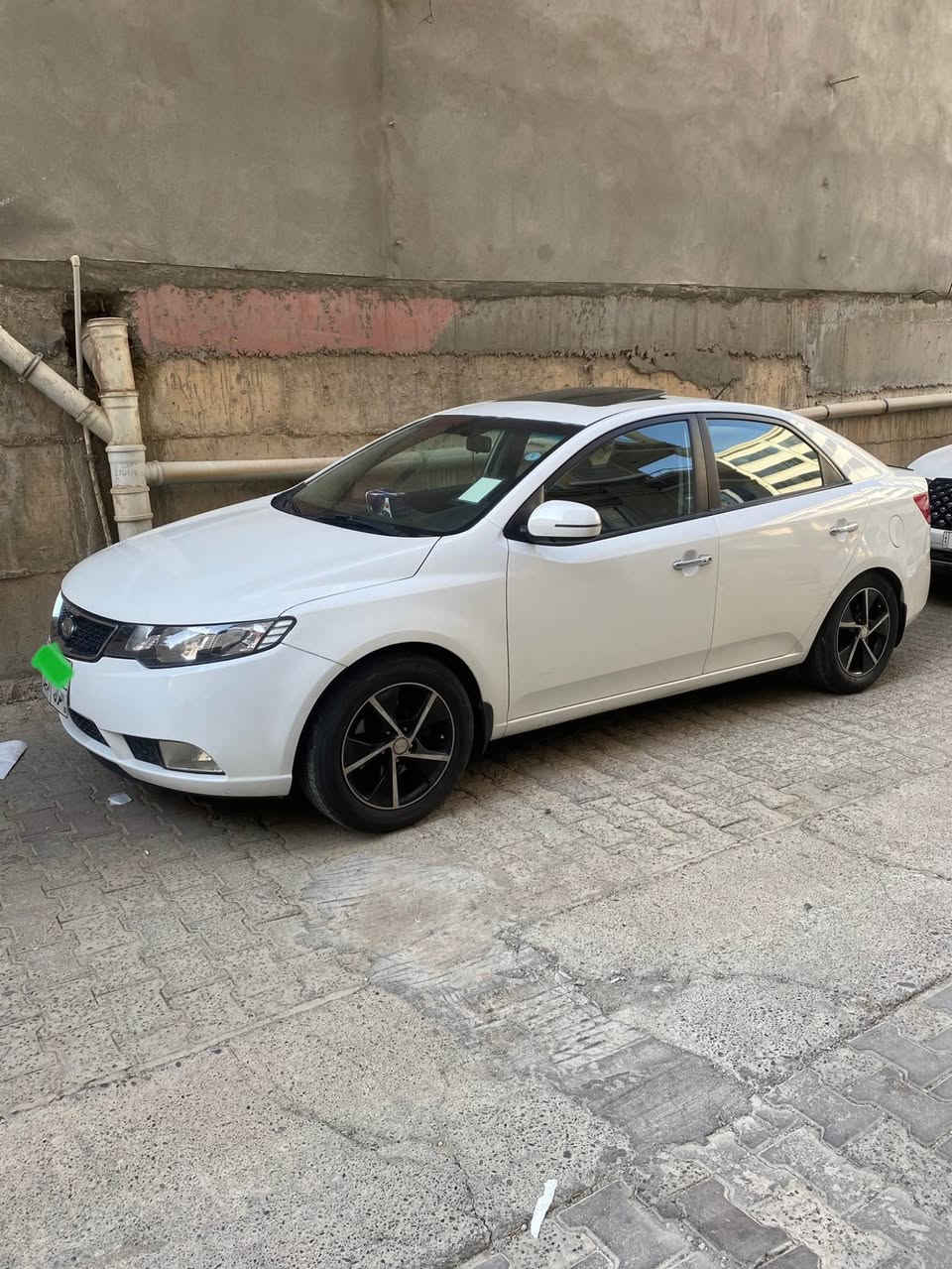 كيا سيراتو ٢٠١٢ خليجي فول واحد على واحد بصمه فتحة سقف شفتات استيرن مرايات شفط تبريد لمس اشاير بلمري كيج حماوة كير ٦ نمرات  حاكيه بلوتوث  محرك ١٦ دوش مامفتوح السيارة وضع شركة بيها باب الخلفي تبديل شركة ونص بوند  بدون اي داخل بشرط هزة وفحص جديد السعر ٩٩ ورقة ***********.    ***********. دهوك, العراق
