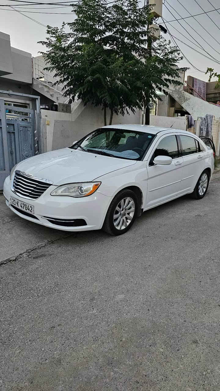 Chrysler C200 2011
گێڕو مەکینەو تەبریت بەشەرت
شاشەو کامێرەو کوشن گەرم و کارەبای 
مەکینە مەرغوب ٢.٤ چوار بستۆن
دوو پەڵە کارتی هەیە بێ ناوگرتن
سەنەوی تازەیە
٨٠$
*********** السليمانية, العراق
