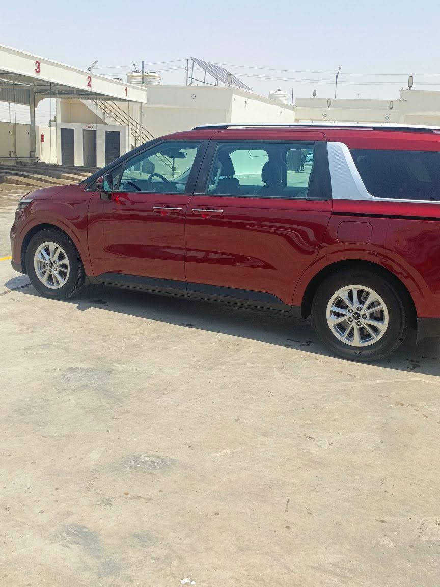 السلام عليكم كيا كرنفال ٢٤
 نص فول 
ابواب كهرباء حساسات خلفيه 
رقم الشاصي موجود 
رقم بغداد 
للتواصل ***********
