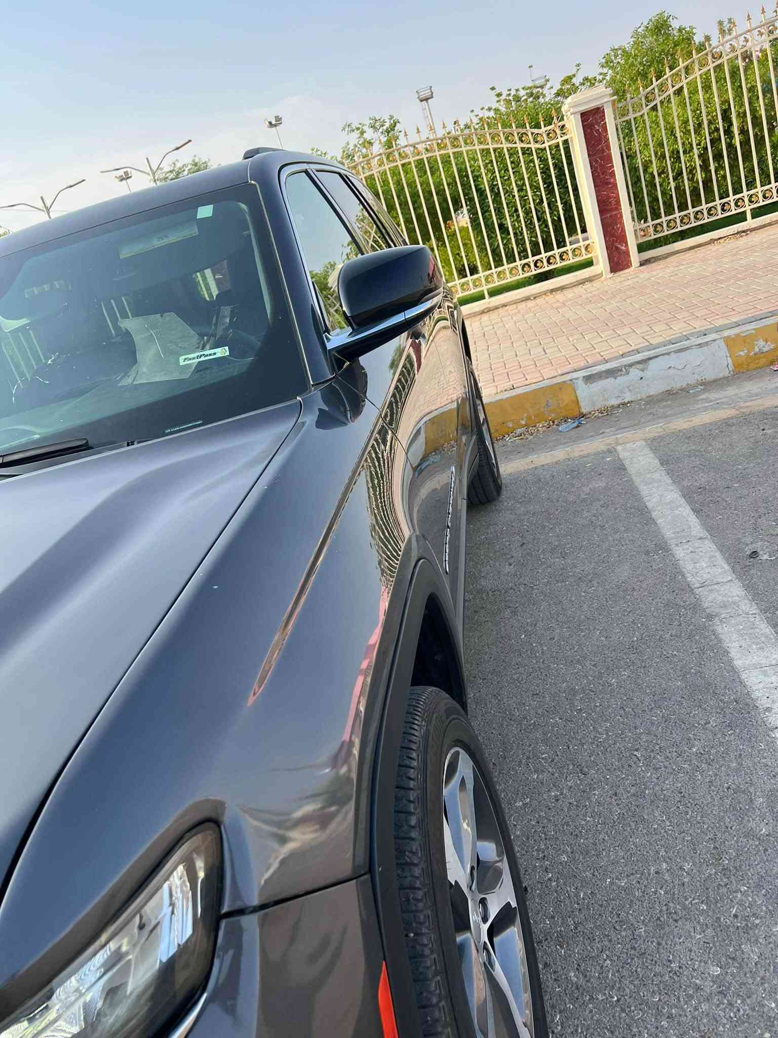 السلام عليكم 
جيب بانزين خمس راكب 
موديل 2024
لمتدد فول مواصفات 
الحادث بنيد مبدل ومصبوغ وجاملغ شويه مصبوغ منه 
راديترات الشركه غاز التبريد ومي الشركه شرط 
رقم الشاصي مرفق مع الصور 
ماشيه 13 السياره بحاله الزيرو 
السعر 290 ورقه 
مرقم بغداد ب اسم المشتري 
الاستفسار 
***********
