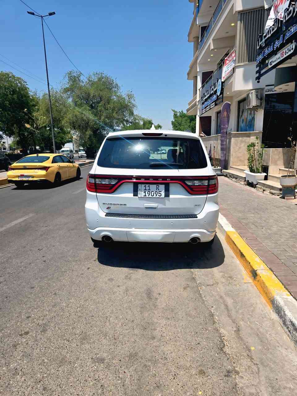 السلام عليكم
دوج دورنكو موديل ٢٠٢٠ ابيض خليجي وكاله GT فول ٧ راكب فور ويل
فتحه
 ٦ سلندر 
كشنات جلد خزن ميموري
شاشات
حساسات 
كاميرا
هوك خلفي 
رادار
ويل ٢٠ كروم
جنطه شفط كهرباء
لد امامي خلفي
تحكم استيرن 
تبريد ٣ قطع
ماشيه ٦٠ الف فقط السياره مال بيت من الاستيراد
بيه طخه خفيفه بالجاملغ الامامي مصبوغ 
رقمه بغداد الانكليزي بأسمي ثاني يوم تحويل 
السعر ٢٩٠ ورقه وبيه مجال 
مكاني بغداد الاعظميه رفم هاتف ***********

