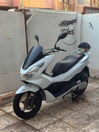 بيسي اكس جيل الثاني ياباني  السعر 1600وبيه مجال حك الجيه  رقمي 0773018...