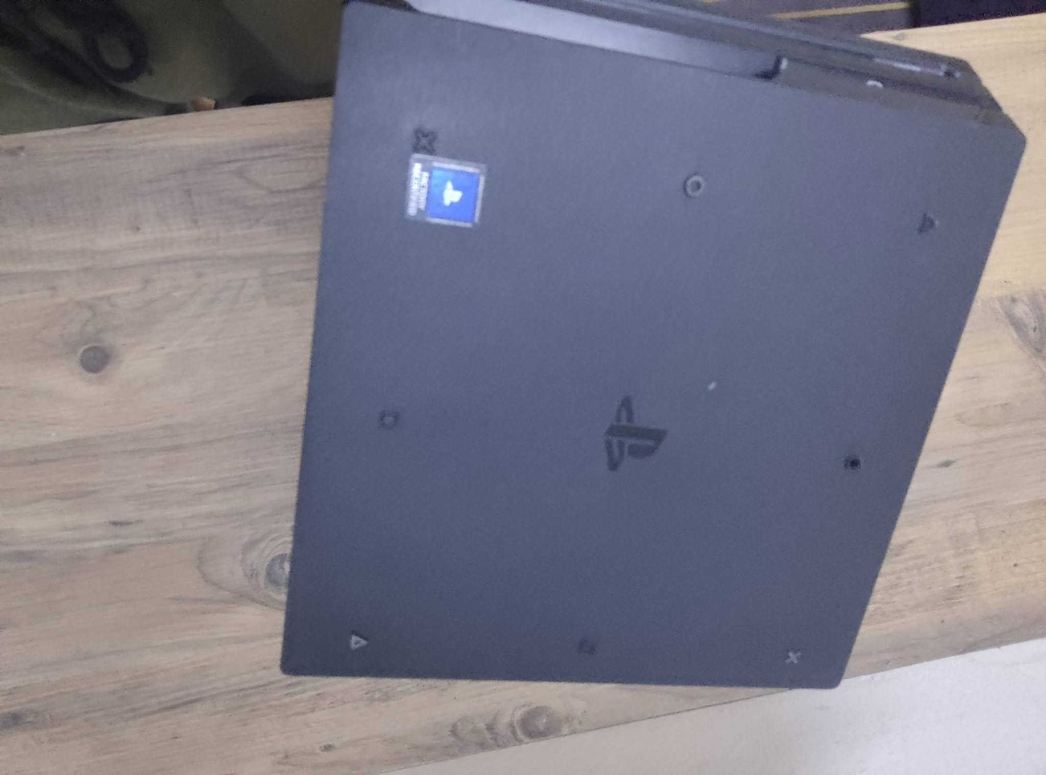 السلام عليكم 
Ps4 pro   البرو     جهاز اصلي ريجن امريكي قطعة  تخبل 😻 مهكر نظام 9:00 
نظافة الجهاز 99%🩵 
ملحقات الجهاز 
كيبلات
جويستكات
وكارتونة اصلية 
جهاز كله مختم بختم الشركة قطعة اصلية 
.
اكثر من 20 لعبة قوية 🔥🔥
سعره 370    مكاني بغداد/ العبيدي   ***********    . واتساب ✅
