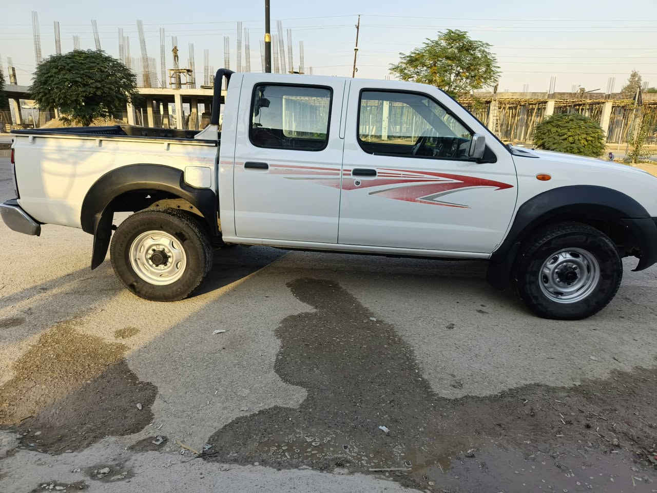 نيسان • ٢٠١٥ • للبيع