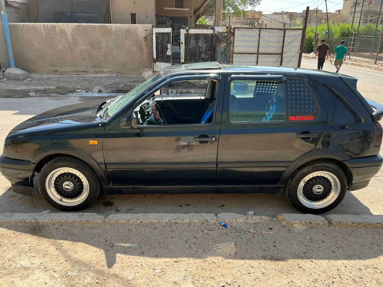 سلام عليكم
كولف موديل 93 للبيع محرك 2000 كير اوتو جديد تبريد شغال صدر جديد سياره كامله من كلشي داخل جديد مصبوغه عام للجماليه ويل بي بي إس تخم تاير جديد 
سعر 40 للاستفسار *********** مكان بغداد
