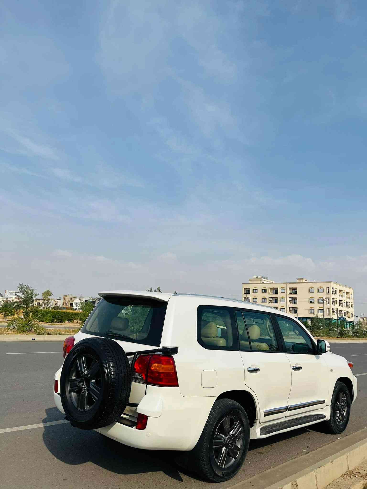 لاندكروزر • ٢٠٠٨ • بلا بوية