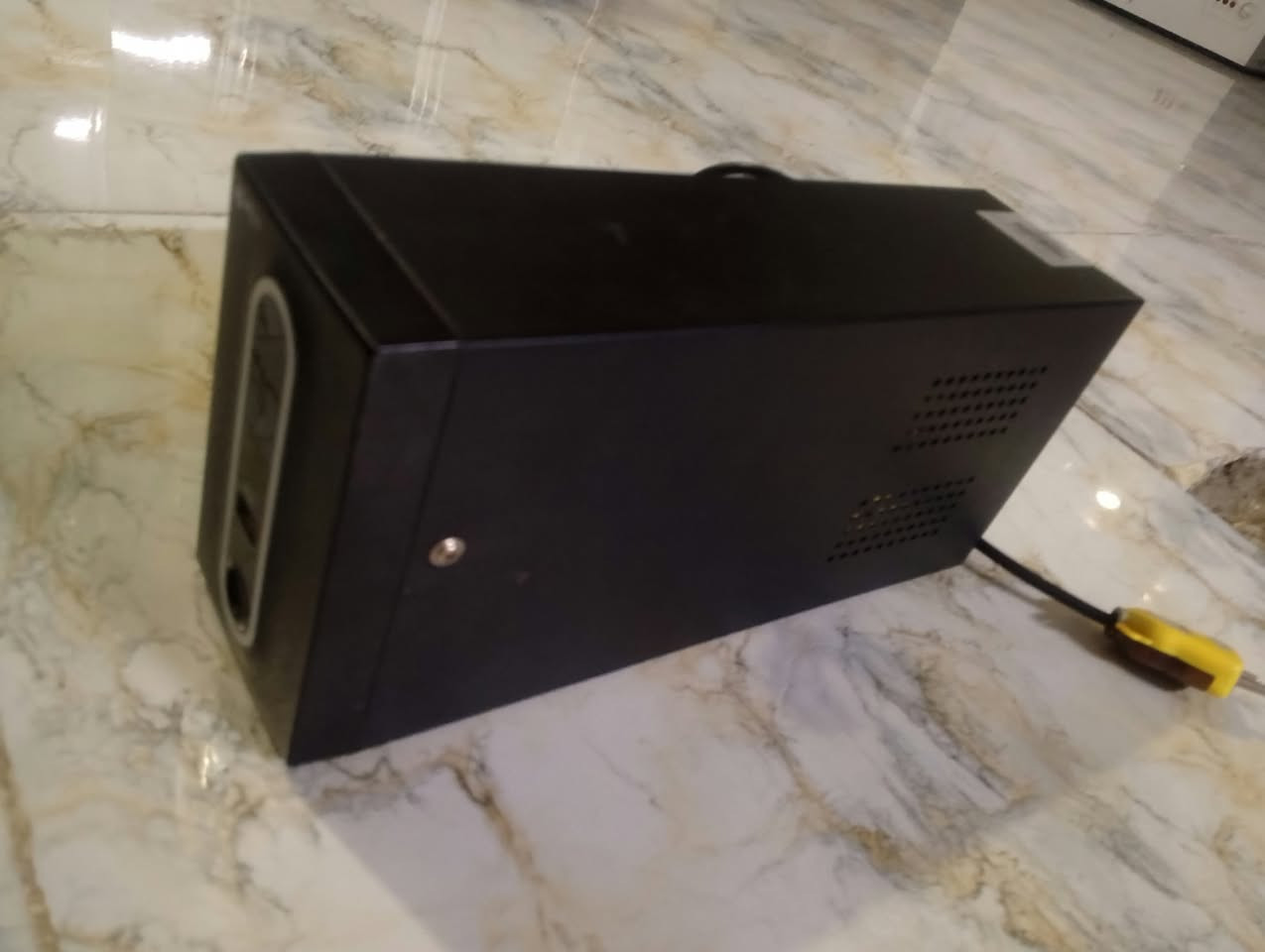 UPS 850Va جديد
يو بي إس 850 واط جديد استخدام قليل بعده نظيف وبطاريات جديدة بعدهن اخذته ب 50 الف انطي سعرك ويصير خير بس لا تكسر لان مراح ارد عليك 
مكاني بغداد العبيدي ويوجد توصيل 
أي استفسار راسلني خاص 
رقمي للتواصل ***********
