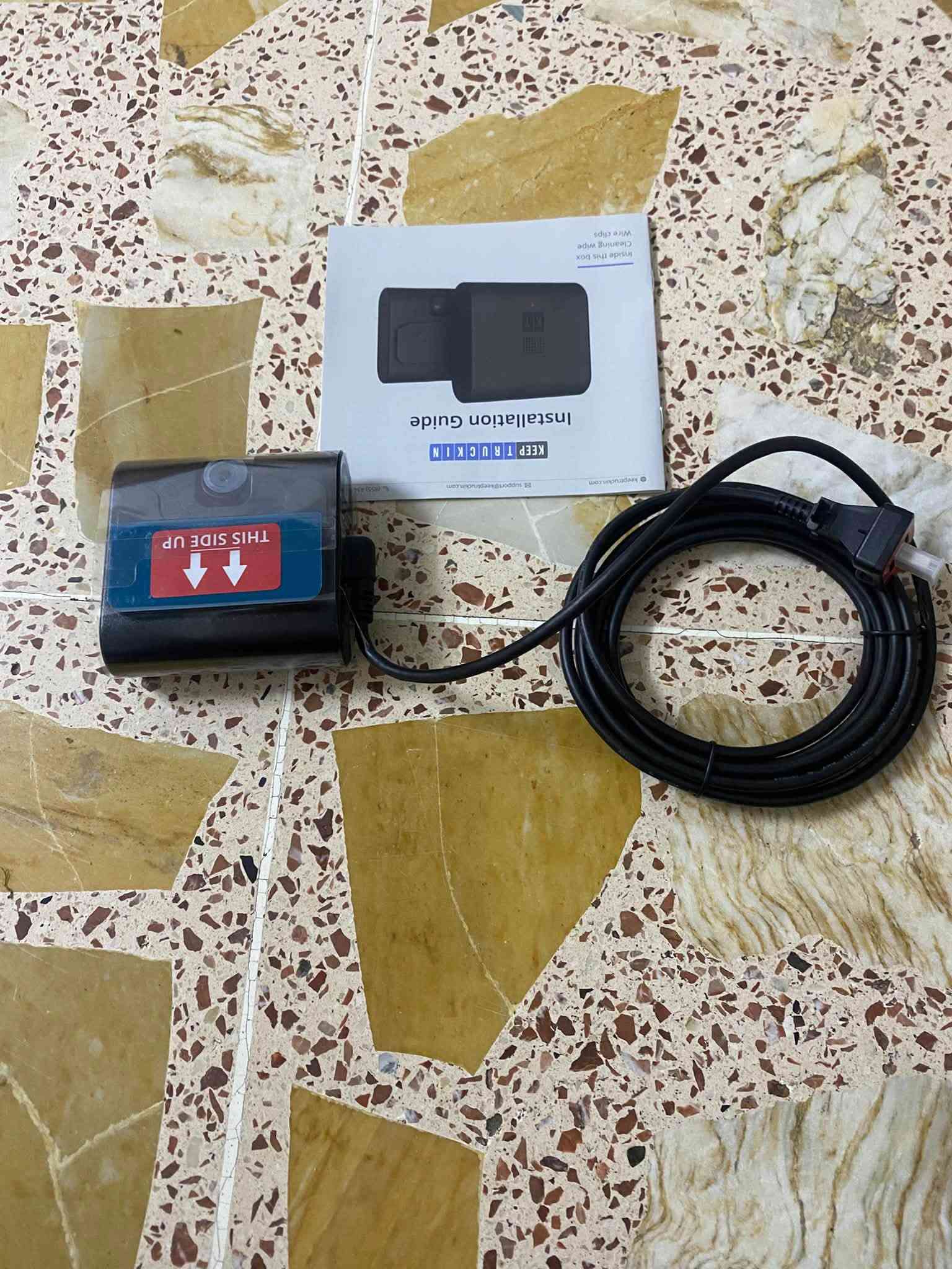 السلام عليكم للبيع كامرات سياره بلادي يشتغل علا يو اسبي العنوان كركوك رقم الهاتف ***********
