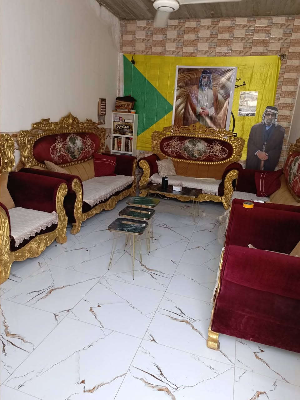 #تم #تنزيل السعر بيع مستعجل 
دار للبيع طابو زراعي سند 25 
امكمل معامله مال التطويب ومنطيني رقم  
مساحه 140 
العباسيه حي المنتظر الثاني مقابل مدرسه سما النجف يبعد عن الشارع العام كوفه عباسيه 50متر 
البيت طابقين  الطابق الاول يتكون غرف2  وصاله استقبال مطبخ صحيات خارجي وداخلي مكشوفه 2
الطابق الثاني بعده ماكامل كاملات بي بس غرفتين 
البيت الطابق الاول صب والطابق الثاني فرمستون 
السعر 59وبي مجال قليل لشراي 
***********
