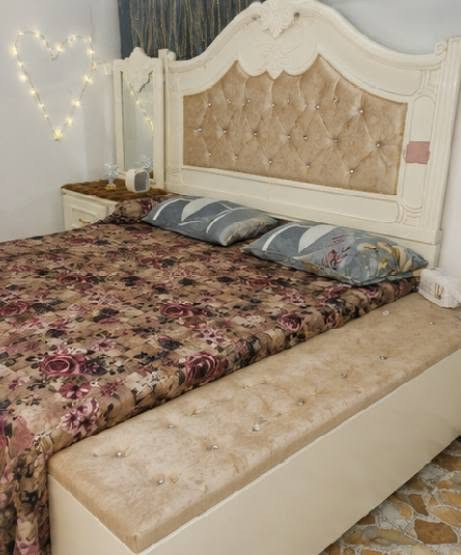 غرفة نوم صاج عراقي للبيع
🛏️ غرفة سكمتها قبل سنه   – تصميم عراقي راقي

✨ اللون: أبيض
✨ مستخدمة لمدة سنة تقريباً
✨ الحالة: جديدة ونظيفة جداً، ما بيها أي شخط أو عيب
✨ التصميم أنيق وفخم

💰 السعر: مليونين و٢٠٠ 
🔸 وبيها مجال للشراي

📍 الموقع: النجف – العسكري، مدارس، شارع الأدلة الجنائية

📩  مراسلة خاص،او واتساب *********** وأهلاً وسهلاً بالجميع.
