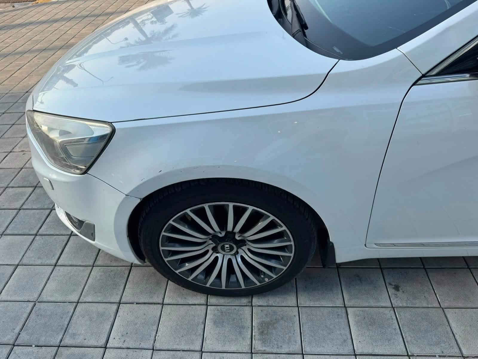 :

🚘 كادنزه 2015 | فل مواصفات 🚘

▫️ مكفولة من الصبغ
▫️ بارد خفيف بالجاملغ الأمامي
▫️ محرك 6 سلندر 3.5 لتر V6
▫️ كير أوتوماتيك
▫️ فول مواصفات
▫️ جلد
▫️ تشغيل بصمة
▫️ مقاعد كهربائية
▫️ سونار خلفي
▫️ كاميرا خلفية
▫️ فتحة سقف
▫️ تحكم ستيرن
▫️ جنوط ألمنيوم
▫️ السيارة نظيفة وجاهزة للاستخدام 

▫️السعر140 ورقه بيه مجال بصيط 

✅ كير ومحرك كفالة
📌 الفحص خير دليل

📞 للاستفسار: ***********
📩 أو مراسلة الصفحة
