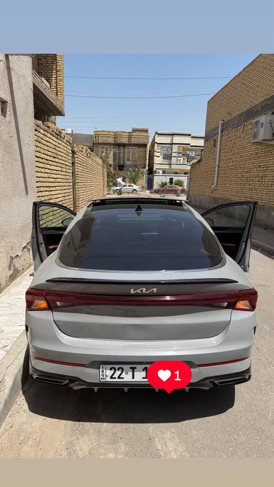 🚗 للبيع كيا K5 موديل 2023 - فئة GT-Line  
لون الاسمنتي المميز 
ماشيه (59 km ) 

( حادثها خلفي جنطه وراجعها نفسها ) وبقيه التفاصيل ب 
السونار وي الصور  

✨ المواصفات:  
-فول الفول ع الاخير 
- محرك قوي وناعم. ( 1.6 ) تيربو  ( افوللها كله محسن ماشايفه العادي 
)  
- قير أوتوماتيك  
- فتحة سقف بانوراما 🌞  
- شاشه وسطية كبيرة + نظام معلومات متطور  
- كاميرا خلفية + حساسات أمامي وخلفي  
- مثبت سرعة + تحكم بالدركسون  
- بصمة تشغيل (تشغيل بدون مفتاح)  
- إضاءة LED أمامية وخلفية  
- جنوط رياضية  
- مرايا كهربائية + طي كهربائي  
- داخلية جلد احمر 
-كشنات كهربائيه 
-كشنات تدفئه تبريد 
‏-AUTO HOLD
‏-DRIVE MODE
- رقمها اربيل 
-نقطه عمياء ب المري + اشاير ب المري 
-لايتات اماي زنون 4 عدسات مو 3 
- 
- بعد بيها مواصفات هواي لان السياره فول مواصفات للاخير 

🛡️ الأمان:  
- نظام مانع انزلاق  
- ABS + ESP  
- وسائد هوائية  
- نظام ثبات  

📌 الحالة:  
 
السياره. خير من الله مصروف عليها ماتحتاج شي 

📍 الموقع: الناصرية  

💰 السعر: ( 185 $ )  بييها مجال بسيطه كلش حك جيه 

📞 للتواصل: ( *********** )  بي واتساب
