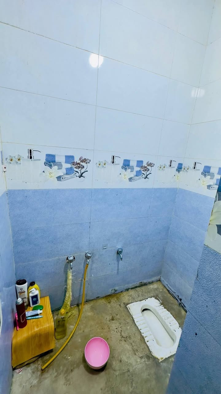 بيت 50 م للبيع ✅
حي نداء شارع المجمعات شارع 60 العرضي الثاني على الجهة اليسرى مقابيل مجمع الاميرات 
سعر البيع 40 مليون 💸💸 مع مجال بسيط 
بناء صب درجة اولى يحتوي على غرفة ومطبخ وصاله

للتواصل : ***********// ***********

نستقبل كافة العروض عرصات بيوت ،( رهن بيع ايجار ) دزوهن وان شاء الله نمشيهن بأسرع وقت

