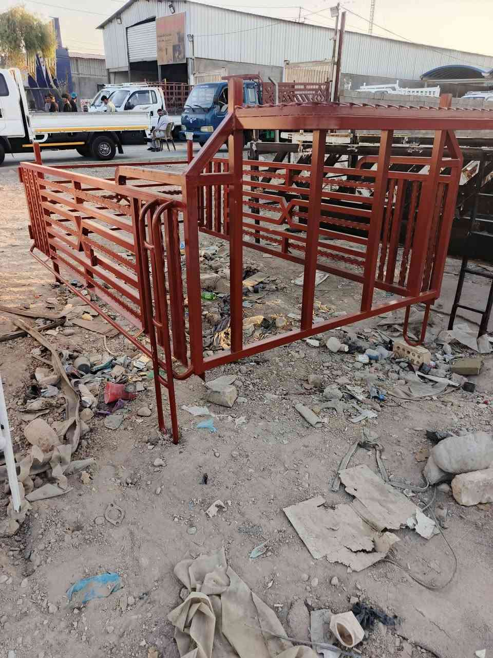 السلام عليكم❗❗❗ للبيع 
محجرات كيه نثيه عموشة وفحل ويوجد لدينا غلافات بدي مكان بغداد حي نصر
***********
