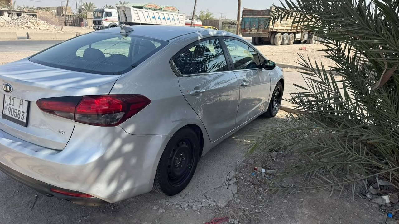سلام عليكم فورتي موديل 2018وارد أمريكي محرك2000محركهه خيرمن الله لاتنقيص ولاتبخير بيهه منضومة غاز لسيارة تجي نقط عمياء كشنات جلد تدفئه كشن حادثهه جاملغ وبنيد وشبر بالتكمه لأيمن بيهه تصليح رقم بغداد انكليزي تحويل ثاني يوم لسعر98عنوان بغداد البلديات ***********
