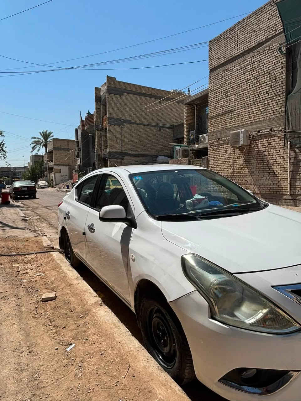سني هندي موديل 2019
ماشيا 117  

سياره جاهزه ومكفوله كير ومحرك 

وتبريد ثلج 

بدون صبغ ولا حادث 

فقط بارد 

العنوان بغداد البنوك 
السعر 96وبيها مجال للشراي

رقم الاتصال ***********
