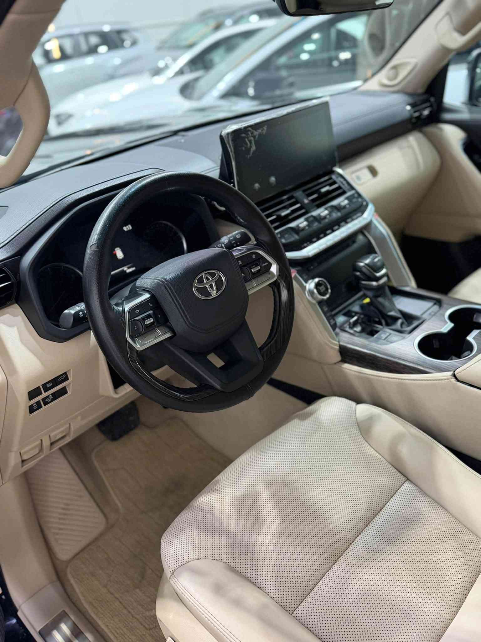 لاندكروز VX - 2023
خليجية كفاله عامة من كلشي ( مغلفة PPF ) 
ممشى : ٤٩ الف كيلومتر
- 4 كاميرات - كراسي كهرباء - كشن تبريد - لايت لد - جنطة كهرباء - سلايد 

السعـر : 68,800$ مجال بسيط جداً 

العنوان : بغداد . الكـاظمية 

***********

