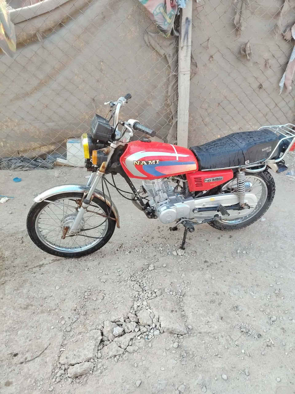 سلام عليكم دراجه للبيع شاصي 14  محرك مفتوح مفتوح   وباقي غراض 24 وراق اصولي استفسار اكثر خاص ام رقم *********** مو شراي لا يراسل ويتعبني السعر خاص
