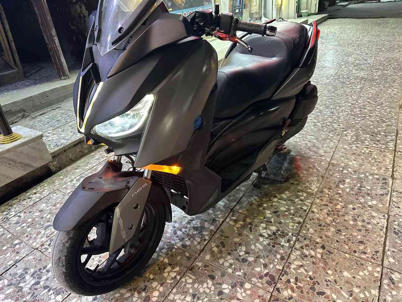 السلام عليكم
دراجه X max للبيع دراجه نضيفه او حلوه مكينه مكفوله الدراجه ما فاتح بيهه برغي الدراجه بصمه 
مكينه 300 ABS مانع انزلاق يدات تدفئه 
مكان مدينه الصدر الشراي يتصل ***********
