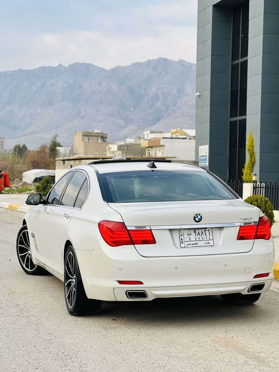 Bmw F10 
مؤديل٢٠١٠
مه كينه ٨توين تؤربويه نوزل دريژ گيرو مه كينه به شه رت
بوياخي نيه سه يا ره كه سا خه ره قه م به خدايه
٥شه فته
٣گيره سپورت
٥په رده بيلاد 
ده بل جام 
سلايت كاميره
رادار حساس پشتو پيش
لايت زينون له گه ل سوكان
بريك به سمه 
موا سه فاتي ته واو نابي
*********** رانية, السليمانية

