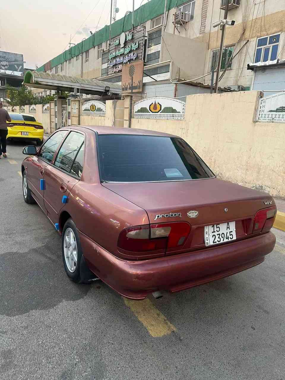 بروتون :2004
السيارة بلادية بدون صبغ بس جاردة 
سنوية ورقام جديدة تحويل مباشر 
السعر :54 ورقة وبيها مجال 
السيارة حلوة كير اوتماتيك 
للاستفسار:***********
