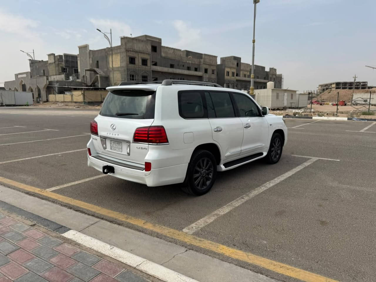 لكزس LX 570 • ٢٠١١ • فول مواصفات