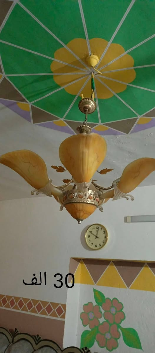 السلام عليكم غراض للبيع المكان الخالديه كل صوره مكتوب السعر عليه بيهن مجال بسيط التواصل على الرقم ***********

نص مكتوب في الصور:
- 225 الف
- 45 الف
- 230 الف
- 30 ألف