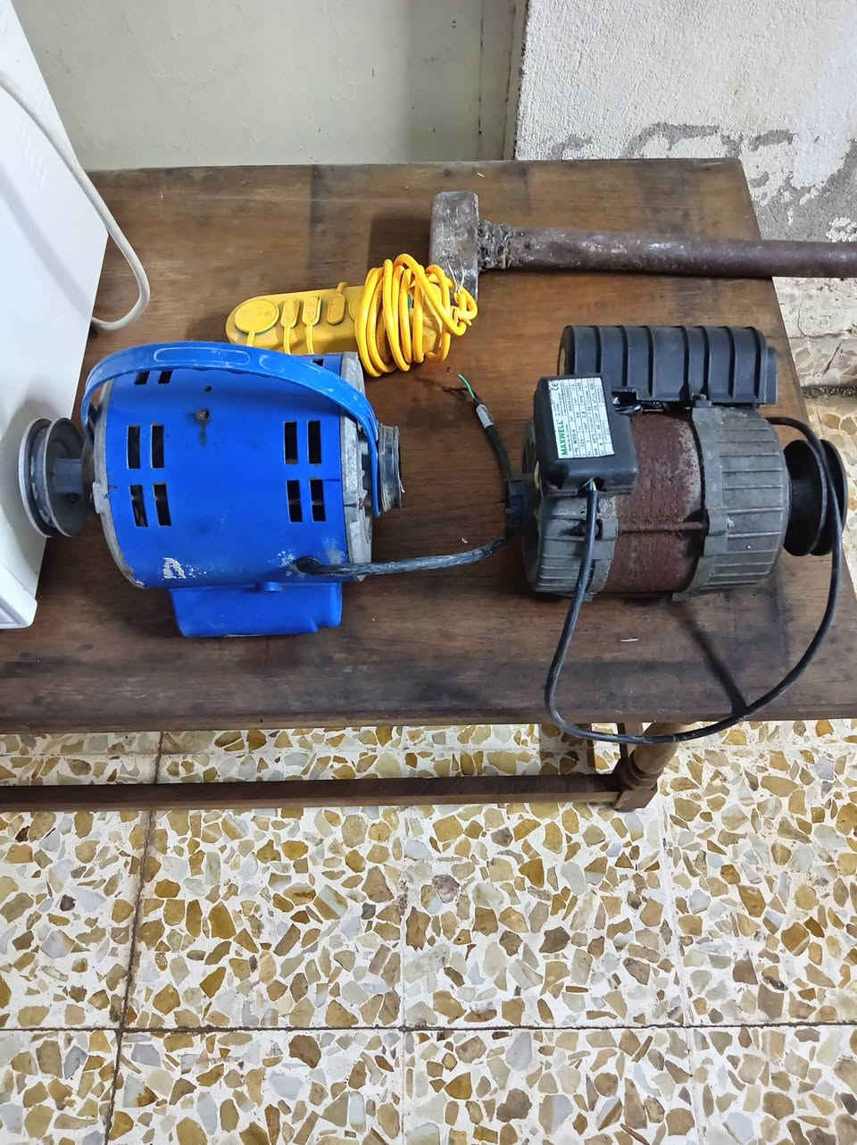 للبيع شرط شغالين بس الصوبه طك افيوز مالها هسه ومالي واهس اصلحها متواجد وتساب ***********
