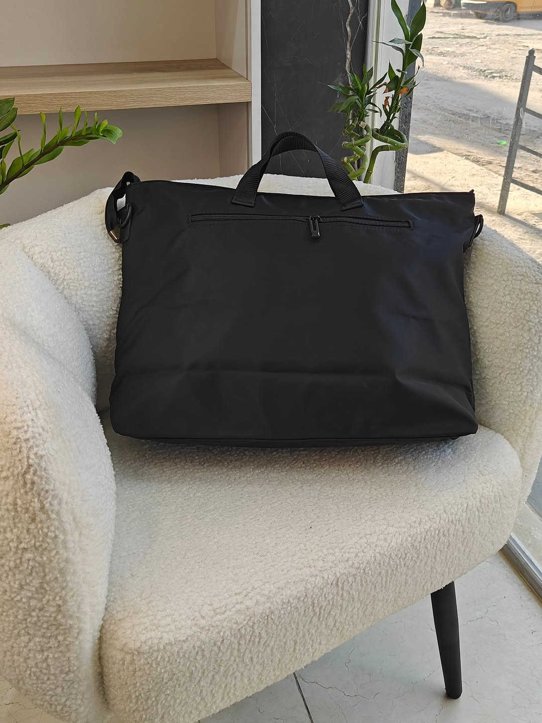 جنطة سفر او جم 👜✨
موديل عملي وحجمه كبير، مناسب للسفرات القصيرة والجم 🤎
القماش ضد الماء 💦
متوفرة باللونين: الأسود 🖤 والنفطي 🤎
تجي وياها سير إضافي للكتف
حجمها كبير وتتحمل أغراضكم بكل سهولة ✨
💰 السعر: 18 ألف
🚚 التوصيل لجميع محافظات العراق: 5 آلاف
📸 التصوير حقيقي من داخل المحل 🌱
