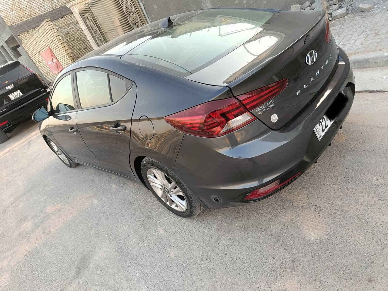 النترا  وارد امريكي
مـوديـل \ 2020 
رادرات جانبي امامي •
توقف ذاتي 
نقطه عمياء 
تحديد مسار•
ثلاث وضعيات قياده •
لايت زنون عالي ناصي زرع عدسات 
شاشه كبيره كامره دوره •
مانع انزلاق• 
تحكم ستيرن جهتين •
شاشه صغيره للأعطال•
ويل كب •
-نضام البريك ABS •
4 دسك•
حساس لضغط الأطارات بالدشبول•
مكينه دوش 2000 المرغوب 
لاتبخير ولاتنقيص ع فحص 
گير بلادي ع وضع شركه 
 تبريد ثلج 
شواصي لغود كفاله 
ماشيه 114 الف ميل 
رقم اربيل دولي باسمي 
تحويل ثاني يوم 
سياره كل نقص مابيها  
 بيها منضومه غاز جديده ايطاليه 
صور حادث مرفقه بالمنشور
السعر .  115  وبيهة مجال 
مكان السياره بغداد الكرخ / هاتف ***********
