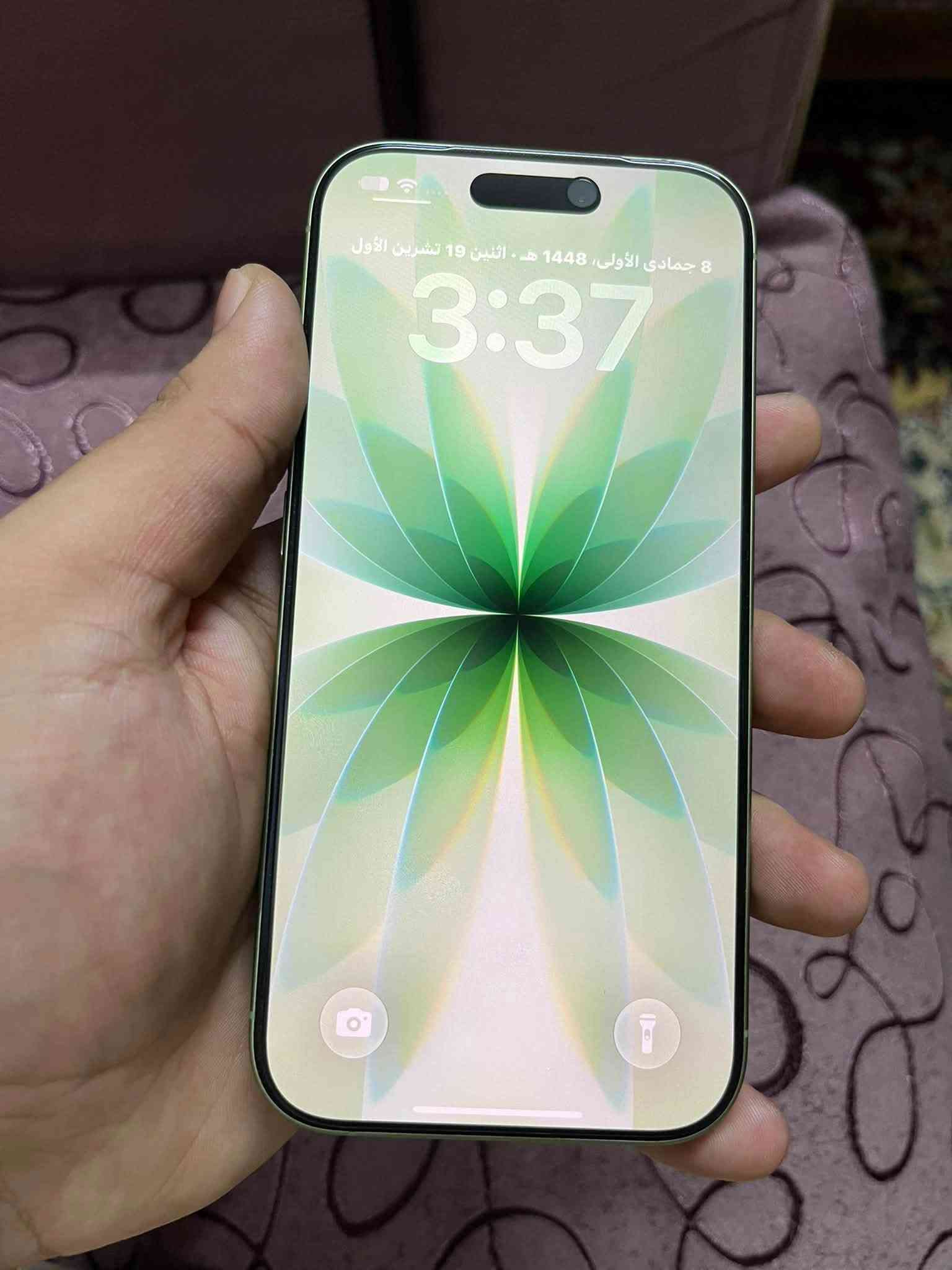 آيفون ١٧ • ٢٥٦ • بطارية ٩٨