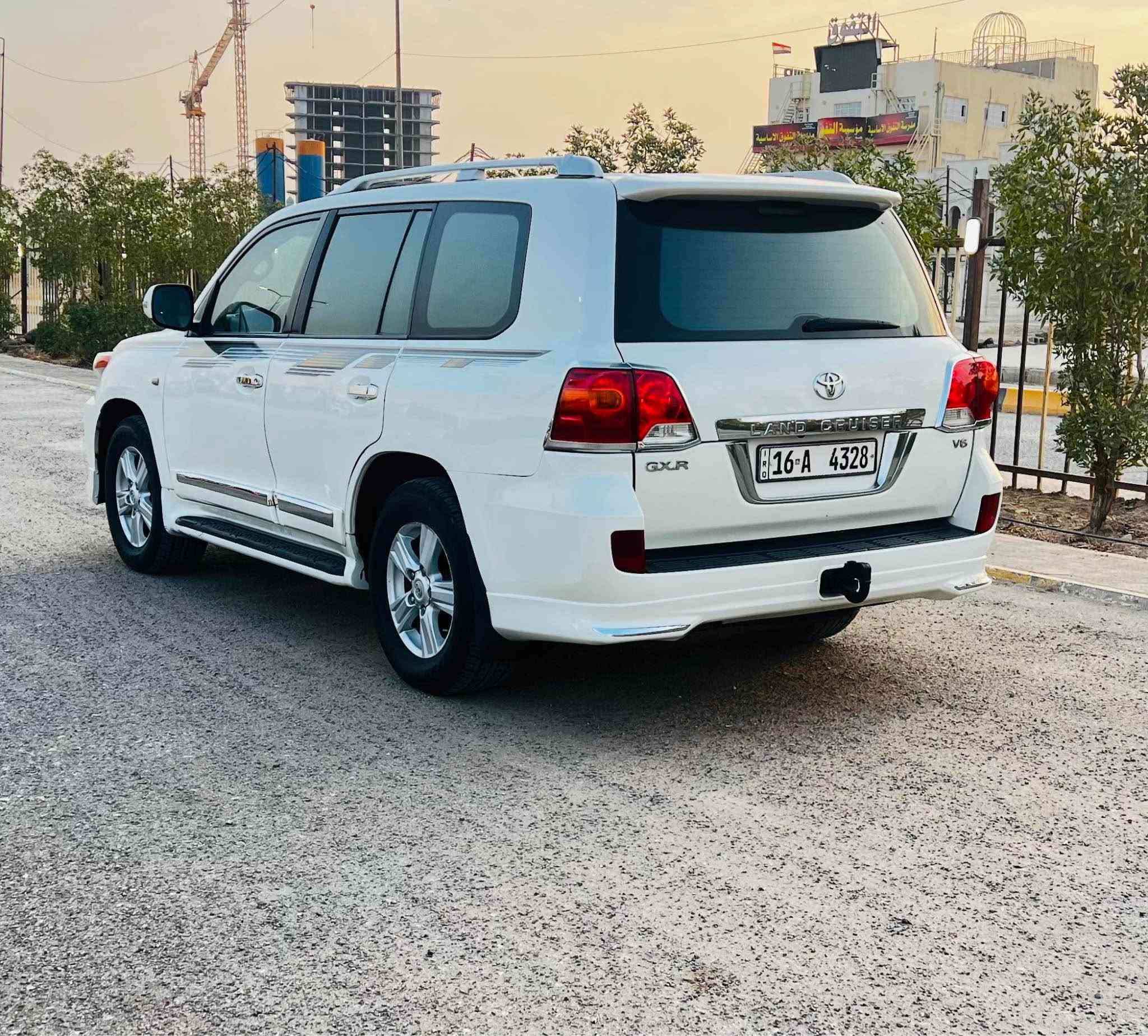 لاندكروز • ٢٠١٠ • بريم فول
