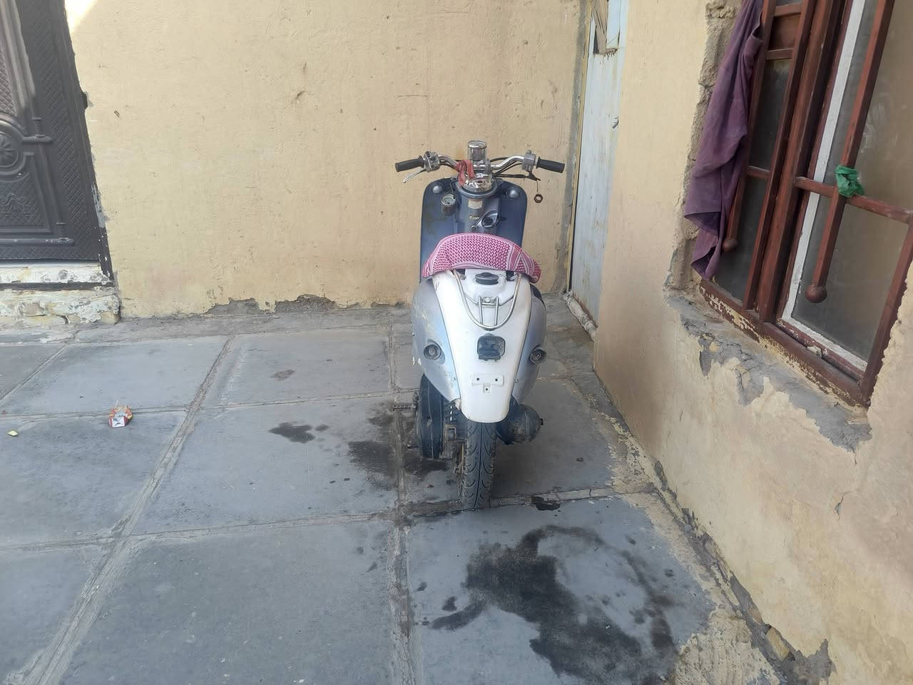 السلام عليكم دراجه عبد الحليم للبيع جاهزه مجفته بعده عل السحك كهربائيات كله شغاله اشاير لايت هورن عوزه سلف السعر 200 وبيه مجال مكاني الناصريه الغراف الاستفسار ***********
