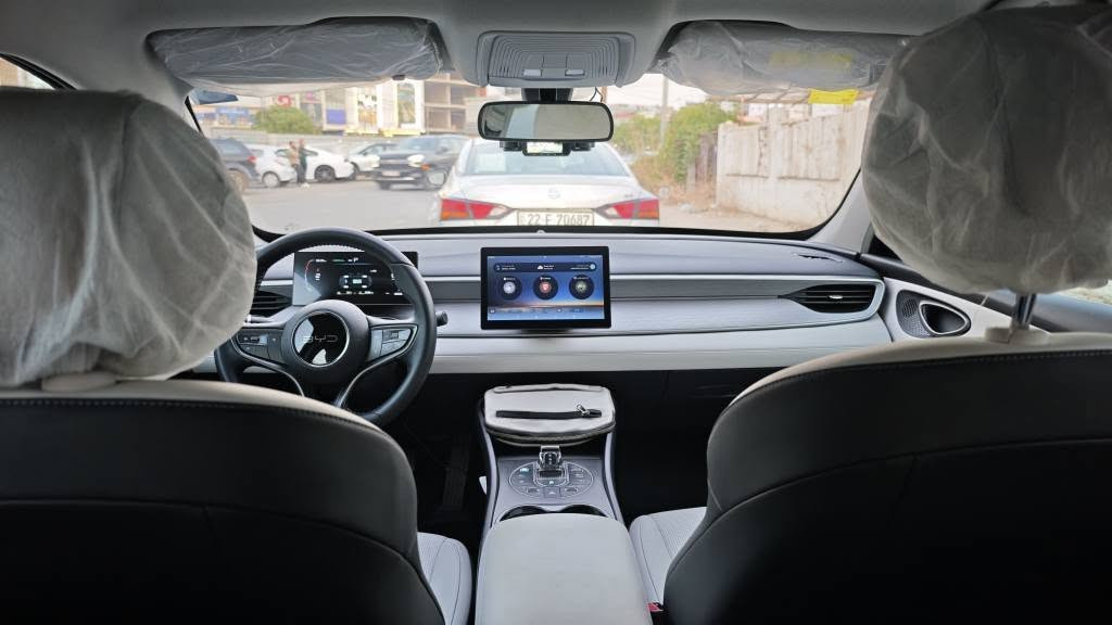 🚘🔥 للبيع | BYD SEAL 5 DM-i موديل 2025 🔥🚘
✨ سيارة هايبرد Plug-in بحالة ممتازة ونظيفة جداً.

🔹 المواصفات:
• موديل 2025
• نظام DM-i Hybrid
• 🔋 شحن كهربائي منزلي
• 📏 عداد المسافة: 18 كم فقط
• حساسات خلفية
• أنظمة أمان ومساعدة السائق
• شاشة ونظام ترفيه متطور
• إضاءة LED أمامية وخلفية
• داخلية مريحة وواسعة
• اللون أبيض
• السيارة جاهزة للفحص
بيه رصعه بالباب فقط صغيره جدا
📍 الموقع: كركوك 
💰 السعر: 138
📞 للاستفسار: مراسلة ***********

🔥 سيارة نظيفة، ممشاها قليل، وجاهزه من كل النواحي 
كوبون بانزين متوفر كركوك, العراق
