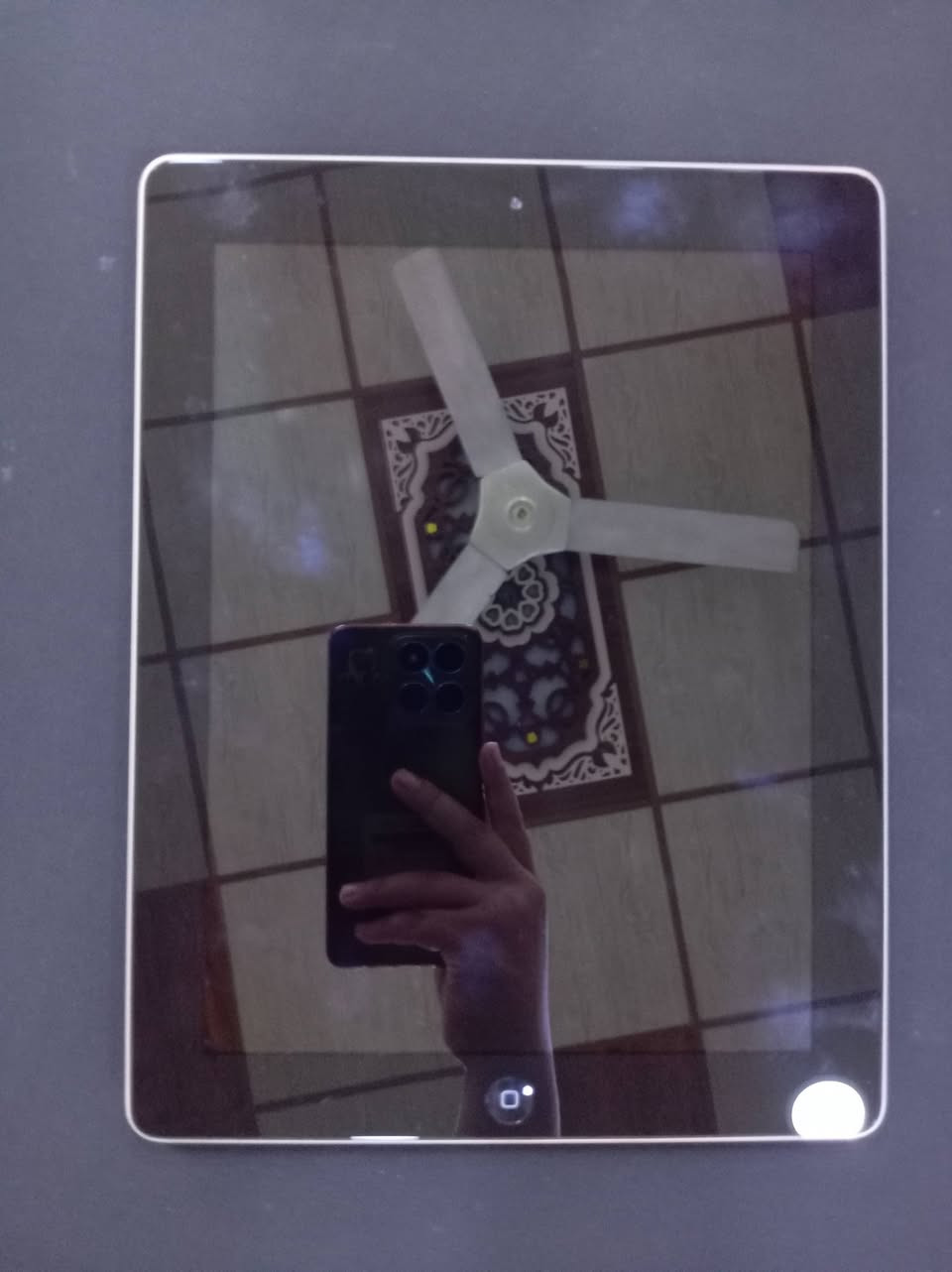 متاح ايباد الجيل الثاني لابي كسر ولا شخط نضيف شوف بعينك الجهاز سلس مثل ما واضح ذاكرة ١٦ كيكة مليان العاب يفيد لدراسة سعر ٤٠ الف مكاني موصل ايمن
اي استفسار على خاص او
الرقم ***********
معة الواير شحن
