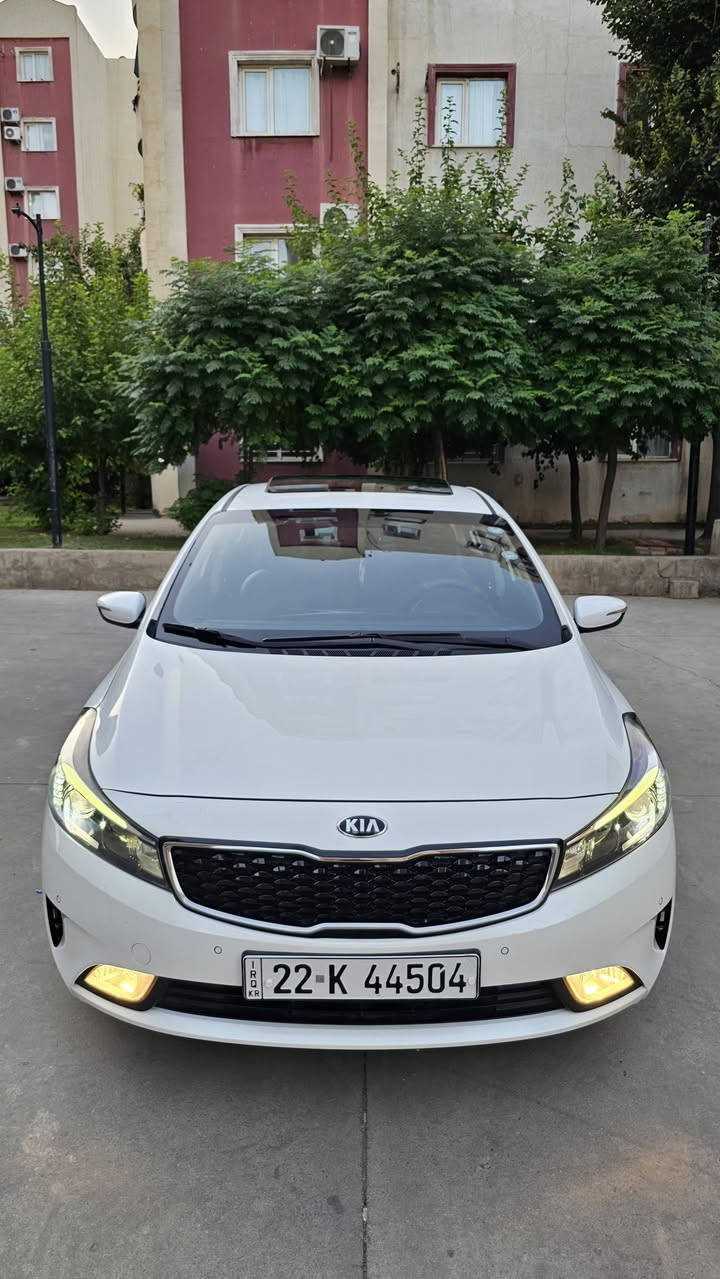 ﷽
سيراتو 2017 خليجي
فول مواصفات 1/1 VIP 
مكينه دوش DOHC 2000 گير ومكينه مكفولات برغي ما مفتوح بشرط الفضل لله ماشيه فقط 70 الف كيلومتر 
السياره نظيفه جداً بيها بارد اباب السايق وصبغ نص الباب خلف السايق باقي السياره بدون صبغ حته الدعاميات والسونار بالمنشور
مواصفاتها
فتحة سقف سلايد/ بصمة تشغيل وابواب وصندوق/ كشنات جلد بلادي كشن السايق كهربآئي/ تدفئه وتبريد بالكشنات والكشنات الخلفيه تدفئه/ وضعيتين خزن ميموري/ فول تحكمات ستيرن/ تدفئه بالستيرن/ اشاير بالمري مرايات اوتو شفط / رادارات ومانع اصطدام ونقطه عمياء بالمرايات/ گير اوتوماتيك وعادي وشفتات تحكم گير بالستيرن/ تبريد مركزي قطعتين/ ثلاجه بالچكمجه/ شاشه لمس وكامره خلفيه بلاديات وكيچات الكتروني/ انارة ترحيب باليدات والمرايات/ حساسات امامي خلفي/ لد حاجب امامي نهاري لايتات زنون عدسات متحركه بروجكترات اماميه بگ لايت خلفي لد شمعه/ الصندوگ يفتح تلقآئي عند الاقتراب/ 5 ويل كب حجم 17 بريك 4 دسكات/ مانع انزلاق ونظام ABS وانظمة قياده ايكو ونورمال وسبورت وكروس تحديد سرعه ...
تخم تايرات جديد حداديتها وتفاصيلها مال زيرو (بصمتين الشركه والكتلوكات والعده) البلاديات وياها 
رقم اربيل الدولي الجديد هزه وبراد جديدات سنويه جديده الى2028 باسمي تحويل مباشر بنفس اليوم
مكان السياره بالسليمانيه امام الفاملي مول
السعر 152$ ومجال جداً بسيط حگ الجيه فقط
الشراي يتصل على الرقم ***********
