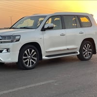 لاندكروزر VXS • ٢٠١٨ • محرك V8