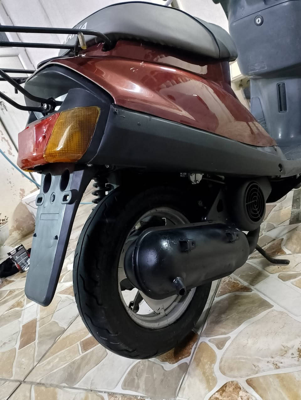 السلام عليكم، هذه الدراجة للبيع
النوع: ياماها (Yamaha))

المحرك: ما مفتوح وبدون أي مشاك

الكهربائيات: كلها شغالة ونظيفة

المكابح (البريك): يقف بمكانه، بدون أي عيب 

الفطر (الشرائح/الكفرات): ما مكسور بلادی

وجاهز بلاديالإطارات (التواير): جديد

تعال خاص و بعدین نتفاهم
***********
