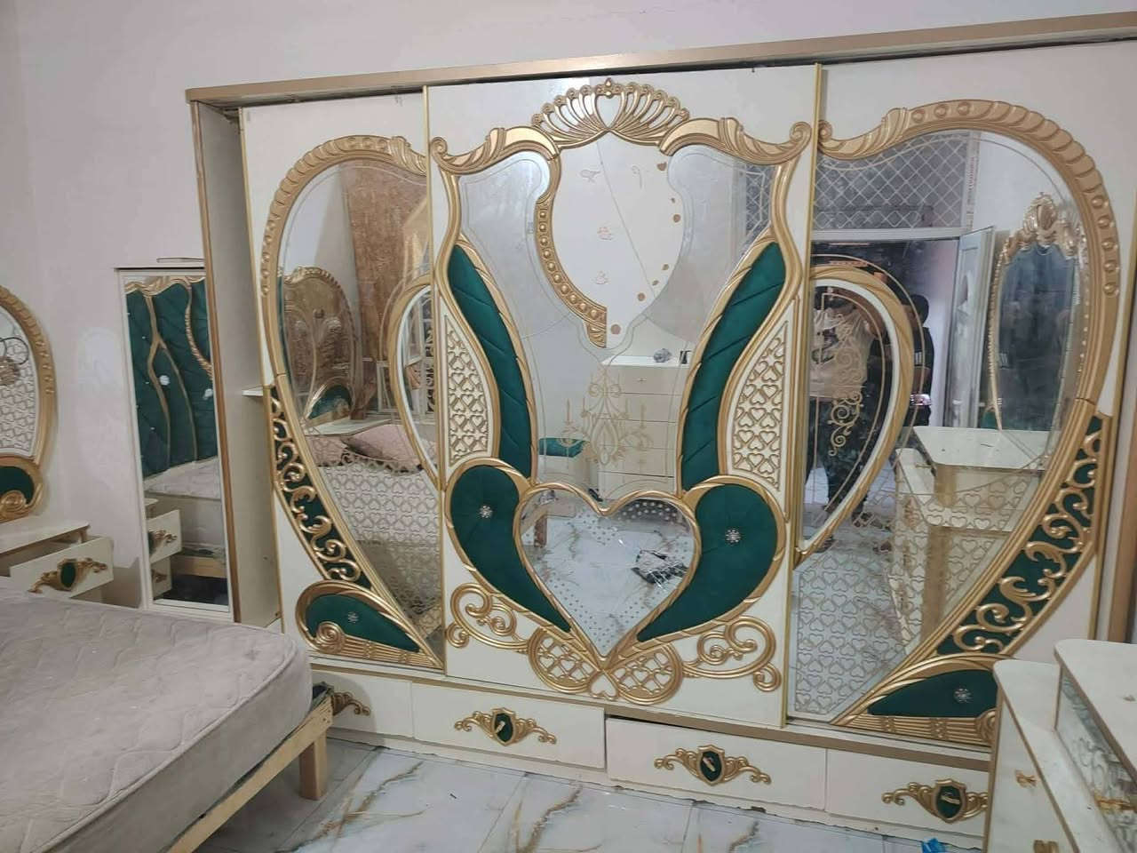 غرفه نوم للبيع مستعجل مكاني شهربان السعر 350وببها مجال‏‪***********‬‏
