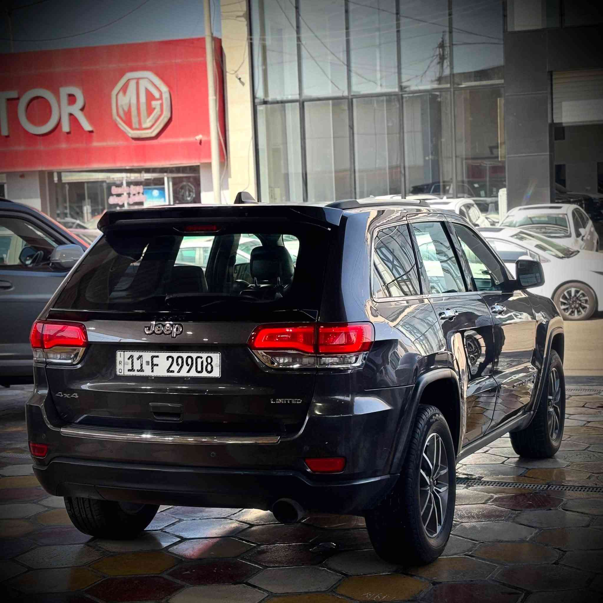 السلام عليكم Jeep لمتد
موديل 2019

محرك 3.6 لتر 

بانوراما رادار حساسات امامي خلفي 

مقاعد كهربائيه جلد تدفئه وتبريد مع خزن

شاشه وسطيه تدعم ابل كار بلي وبعد مواصفات الجيب المعروفه الفول وارد اميركي السيارة حادثهة كلش بسيط موضح بالصور والسياره كلشي مناقصهة عليهة ادامه كامل وخير من الله السيارة مكان السيارة بغداد

للستفسار 

***********

متواجد واتساب
