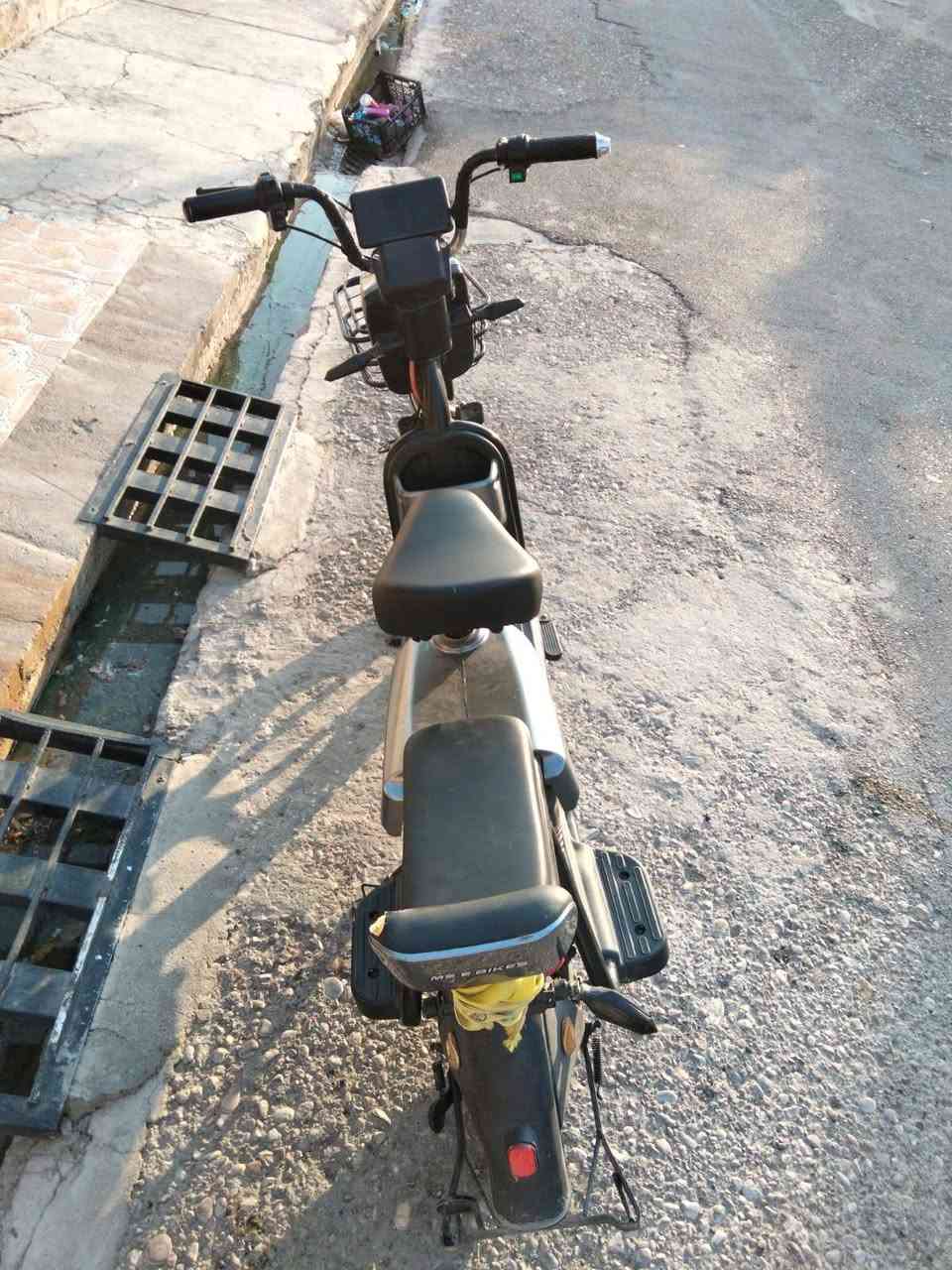 دراجه شحن البيع السعر دراجه 200الف بي مجال العنوان كركوك حي الواسطي قرب حسنيه زهراء  شر يتصل على هذا الرقم ***********

