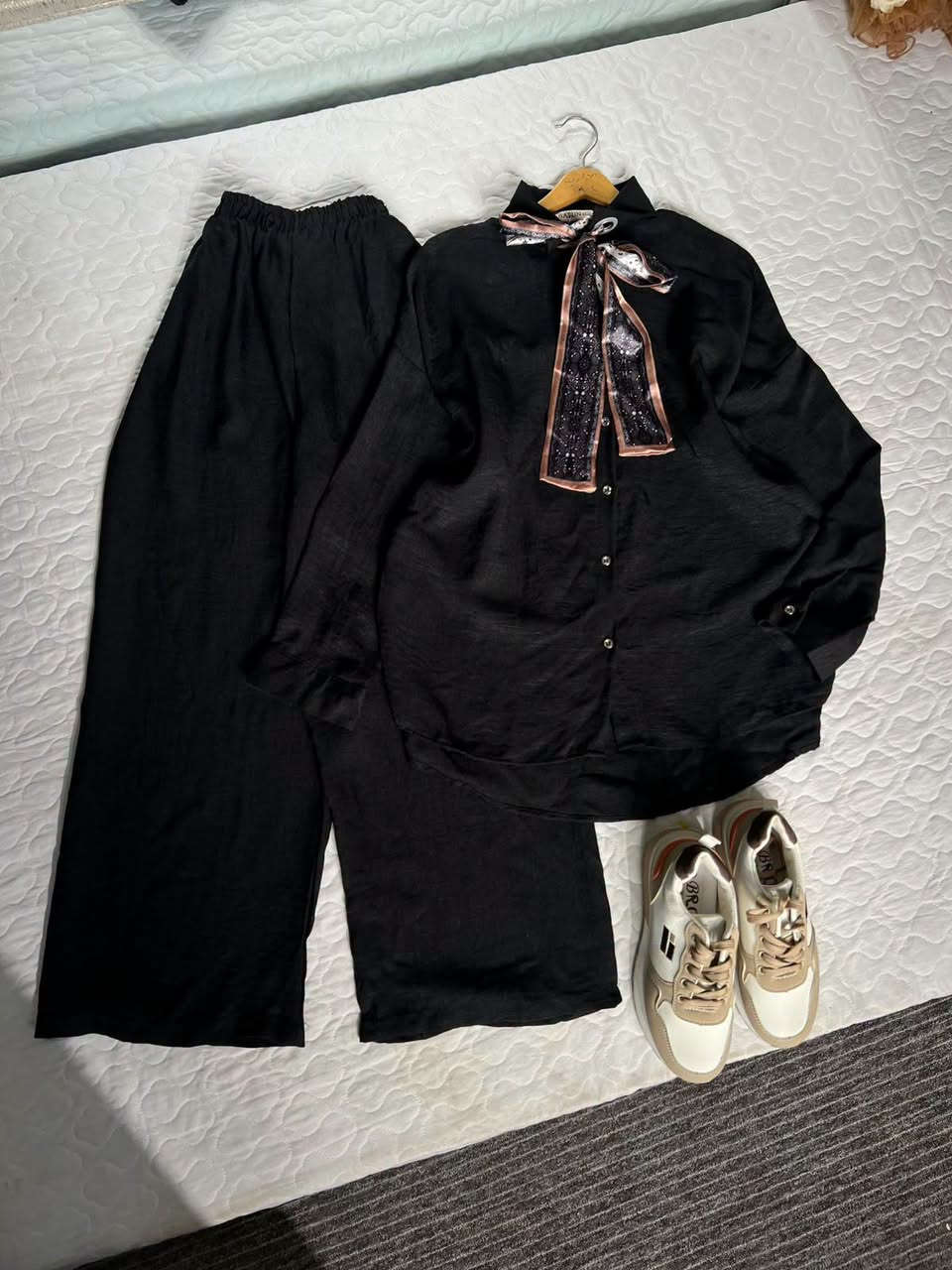 🧿سوت قطعتين خامه دابل ايطالي كوالتي عالي 

القياسات 38 40 42 44 46  48✨

السعر 25

