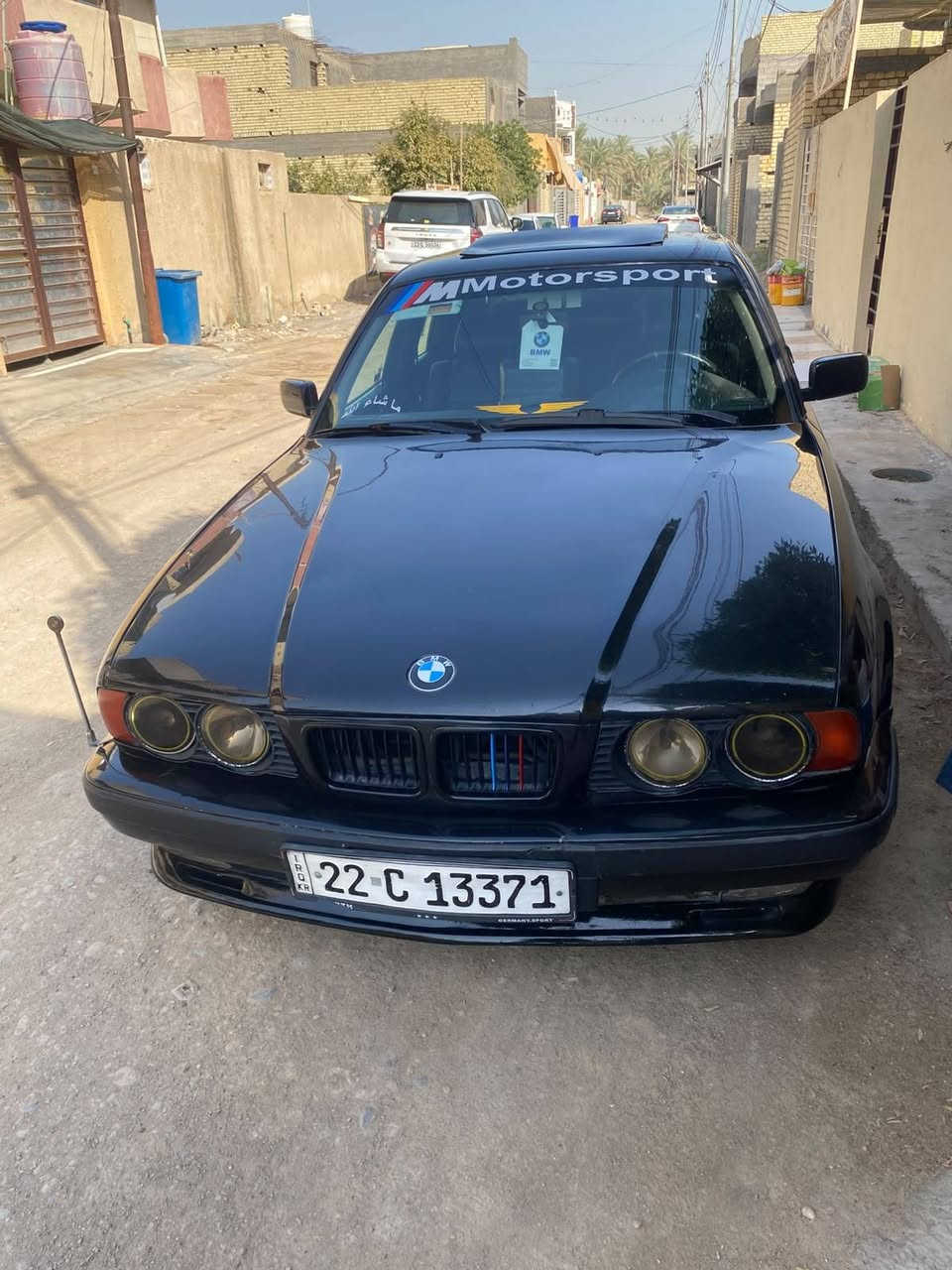 سلام عليكم
سيارة البيع 525
مديل 91 
مسكر عدل 
تبريد ثلج
مكان وسط صويره 
***********
سعر 55
بيه مجال

