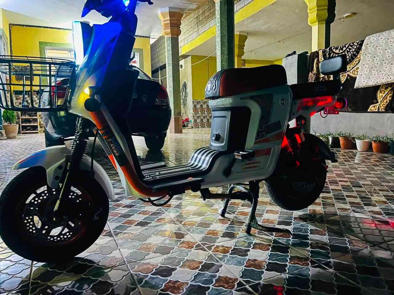السلام عليكم داجه شحن للبيع H900 تشغيل عن بعد بصمه عدد ثنين LED امامي وخلفي دراجه نضيفه بطاريات نضيفات   الاستفسار الاتصال ع رقم 
***********
