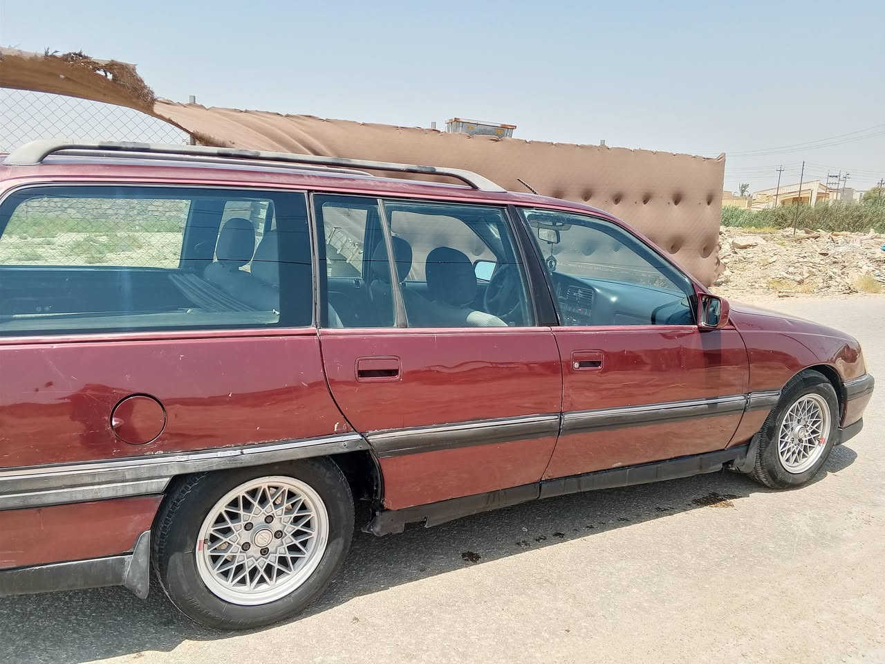 سلام عليكم سيارة اوبل اوميكا استيشن رقم بغداد نكابزي سنويا جديد موديل 1991 سيارة حلو واجاهزة ما نقصها شي السعر 30 وبيها مجال لشراي مكاني بابل الهاشمية 
رقم التلفون ***********
