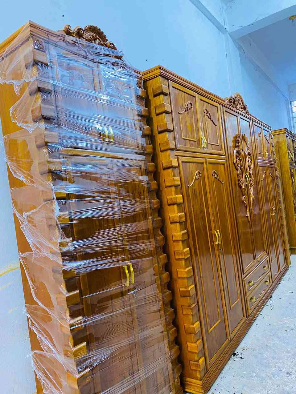 السلام عليكم غرفة زان شغل فول حطاطة توصا 6باب ملحق مع زاوية بارتفاع الكنتور بسعر مليون وربع وبيها مجال للطيبين عنوان ديالى بعقوبة معرض ضي القمر استفسار خاص او الرقم ***********
