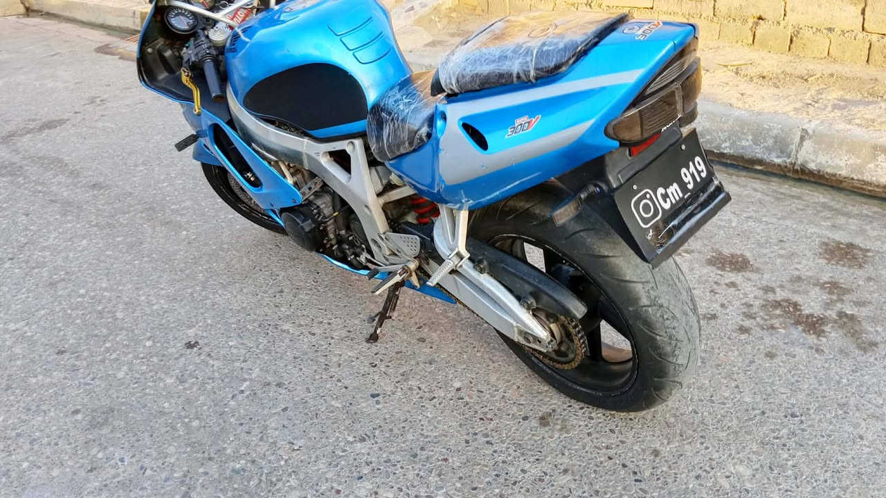 السلام عليكم...
مكلف بل نشر......صاحب الدراجة اتصال عل رقم 👍🏻
للبيع دراجة CBR 919🏍
دراجه كاملة ماناقصها شي محرك كير خير من الله 
1.2.3 بطناش ✈
 تراي وين ميعجبك وايرمنيا كلها شرط
دشبول كيجات شغالات 
 تايرات نضاف يرادلها شوية ترتيبات خارج والدراجه حلوه وكاعده 
 عنوان: موصل الجانب الايسر 
رقم تلفون *********** بي واتساب
