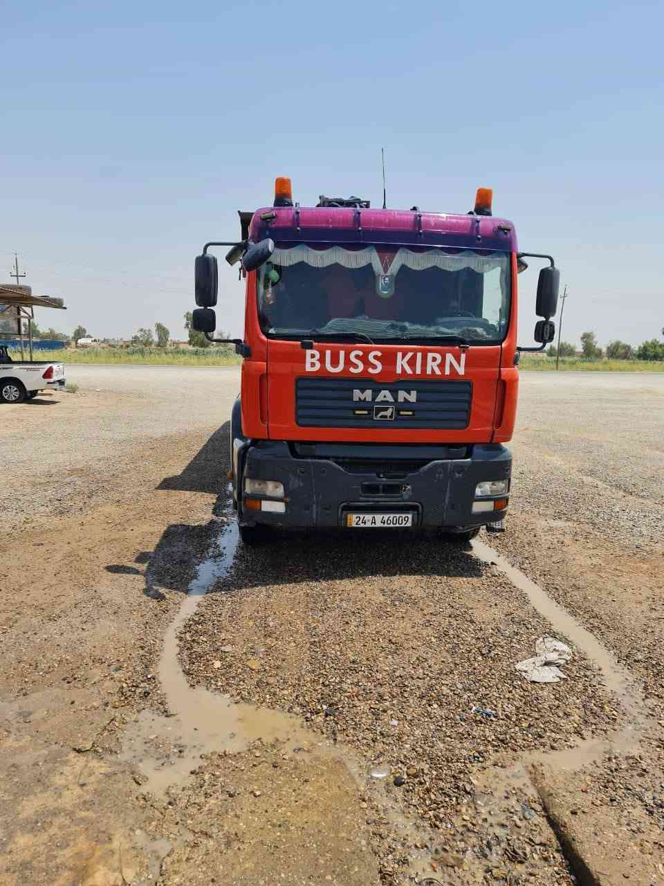 للبيع 🛑🛑🛑  
موديل   ٢٠٠٣
 بم ونوزل مكينه ٤١٠ نقصهه زوجين تاير فقط ذرعتهه ٢٧ بدون فطر سياره مكفوله
أرجو الاستفسار اتصل على ارقم  
***********
***********

