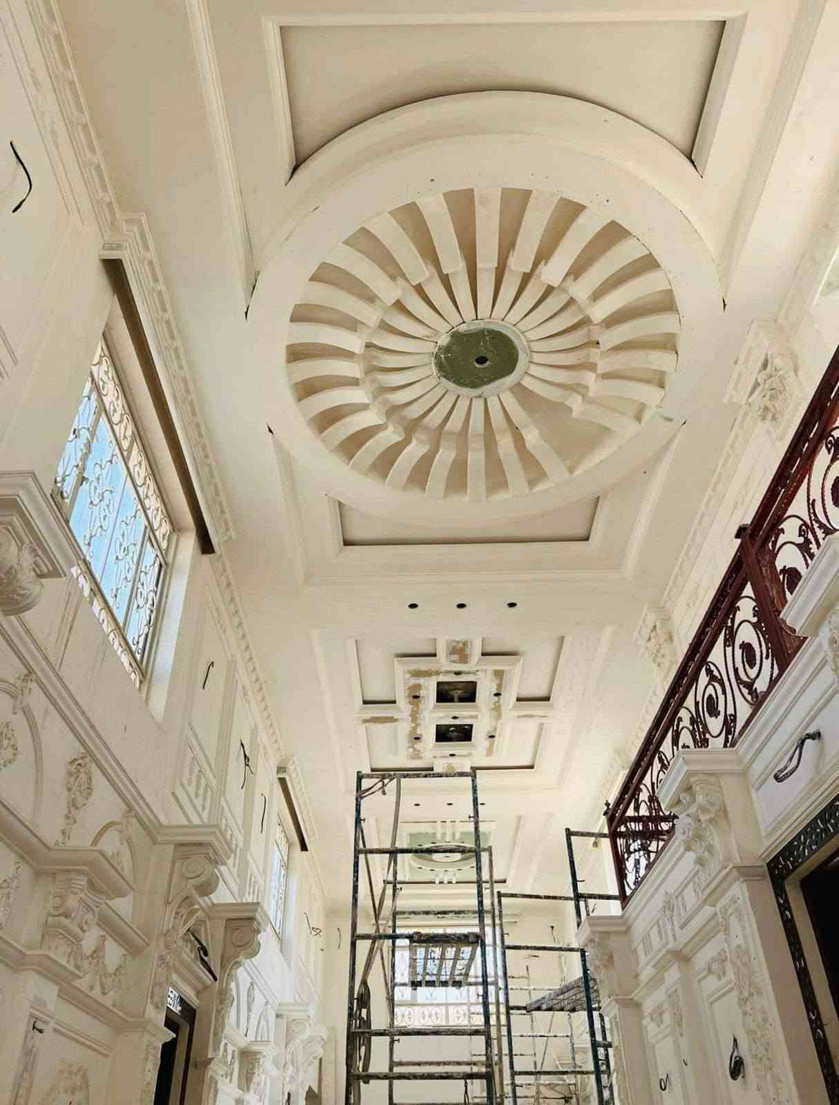 🌿 مزرعة للبيع في قرية الانتصار
📐 المساحة: 2350 م²
🏠 مساحة البناء: 450 م²
🛏️ تحتوي على 9 غرف نوم
🛋️ 2 استقبال
🚿 5 حمامات
✨ أغلب الغرف سويتات
📜 نوع العقد: عقد 17، ومنتهي وراح يتم تحويله إلى طابو
📍 العنوان: قرية الانتصار
📞 للاستفسار والتواصل عبر واتساب:
***********
